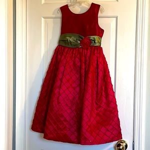 Fabulous holiday dress for her 🥰